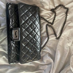 CHANEL Quilted 2.55 Reissue 226 Double Flap Black Calfskin Handbag